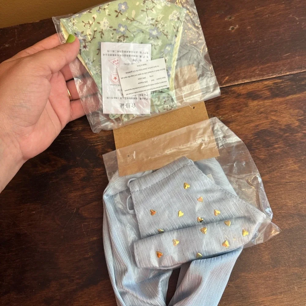 Berry Nordstrom‎ Rack Light Blue Floral Set of 2 Face Mask and 1 Headband